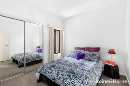 Classic 2Br Apartment in Glen Huntly! - Photo 4