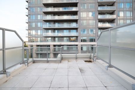 For Lease - 319 South Park Road, Markham, Ontario - Photo 3