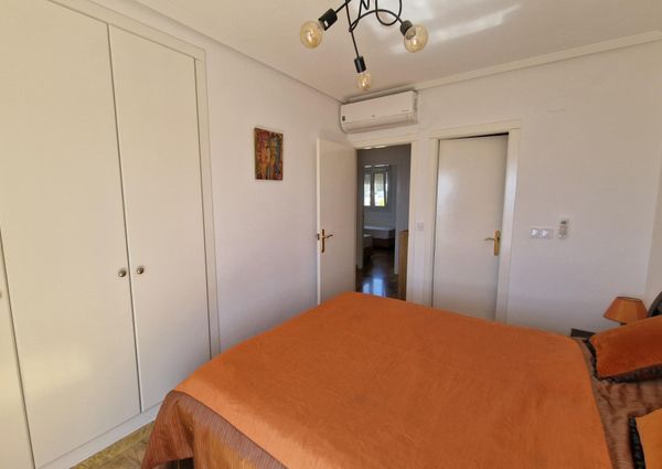 Chalet adosado en Calas de Campoamor . Temporada baja.