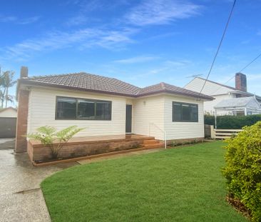 Spacious Family Home - Photo 3