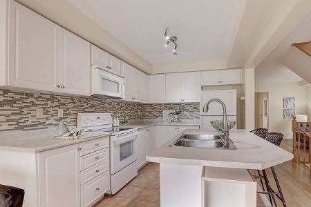 For Lease - 33 Brownridge Place, Whitby, Ontario - Photo 2