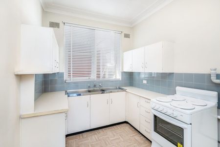 Beachside 2 Bedroom Apartment - Photo 2