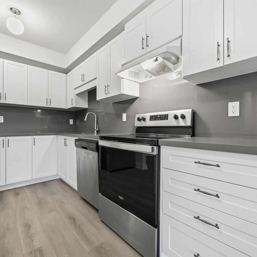 For Lease - 110 Grew Boulevard Unit# 311, Georgina, Ontario - Photo 1