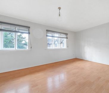 Flat to rent - Clifton Walk, Dartford, DA2 - Photo 4