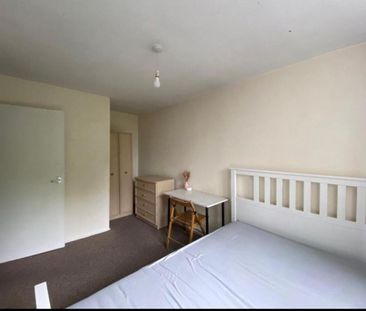 3 bedroom house share to rent - Photo 4