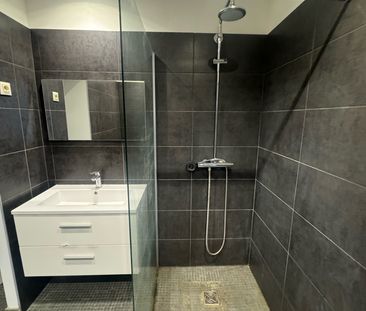 Location Appartement 4 pièces 75m² MARSEILLE 11ème - Photo 5