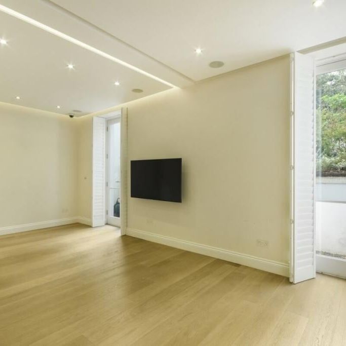 4 Bed Flat, Collingham Road, SW5 - Photo 1