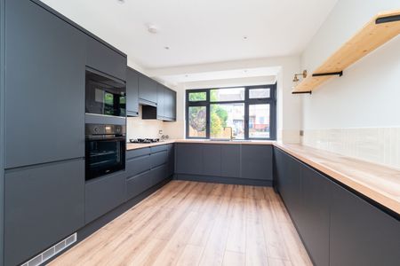 4 bedroom mid terraced house to rent, - Photo 5