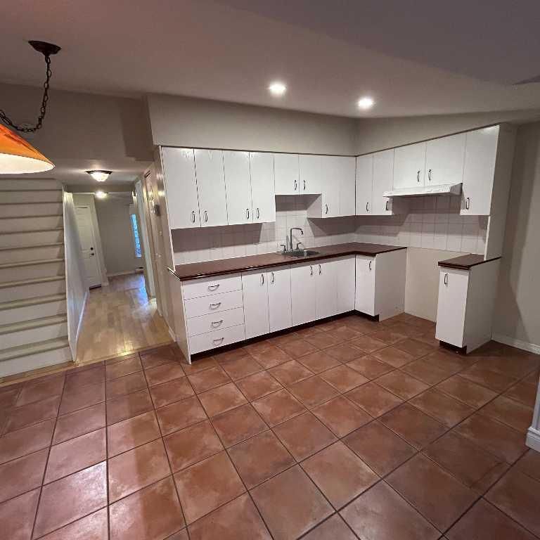 Maison de ville à Magog - BELLE OPPORTUNITÉ POUR PERSONNES RETRAITÉES! - Photo 1
