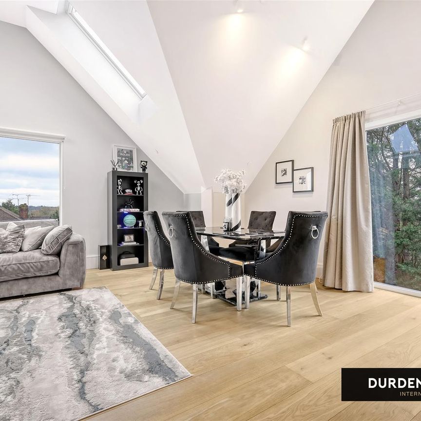 89 High Road, Loughton - Photo 1