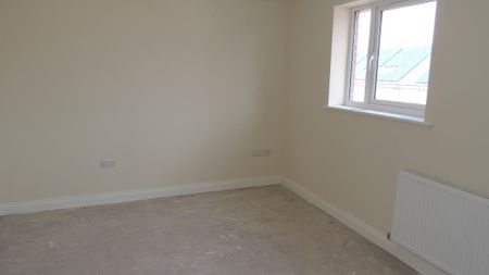 4 bedroom townhouse to rent - Photo 3