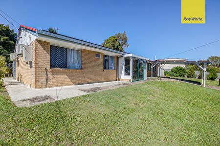 20 Minoa Street, Woodridge QLD 4114 - House For Rent | Domain - Photo 2
