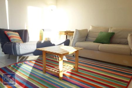 Appartement à louer 5 pièces 89.74m² - Photo 2