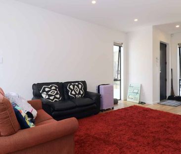 Two bedroom townhouse at Henderson - Photo 4