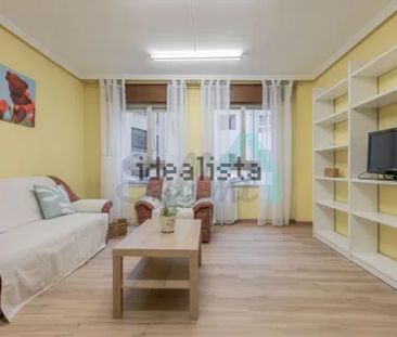 Alquiler de piso en Calle Campoamor - Photo 3