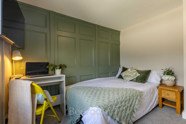Room 1 - Photo 1