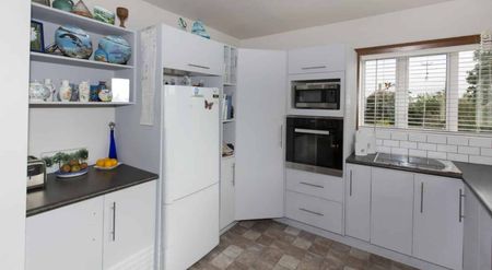 Great home in a great location - Photo 2