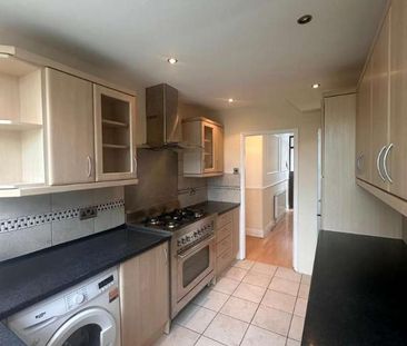 Ashburton Avenue Ilford, IG3 - Photo 3