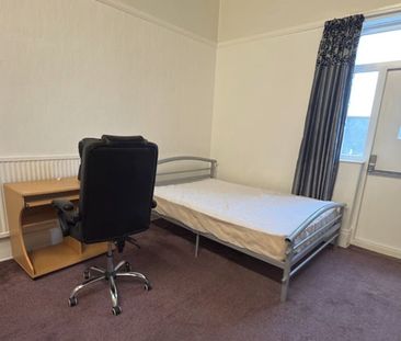 Room in a Shared House, Regent Road, LE1 - Photo 2