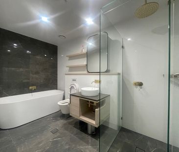 Surfers Paradise - Photo 1