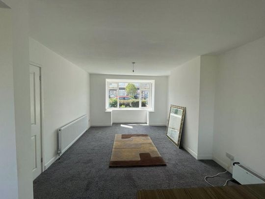 4 bedroom semi-detached house to rent - Photo 1