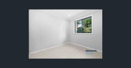 Immaculate 2 Bedroom Granny Flat, Walk To Station! - Photo 2