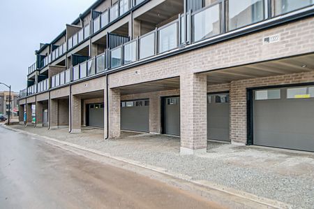 For Lease - 3133 Meadowridge Drive, Oakville, Ontario - Photo 3