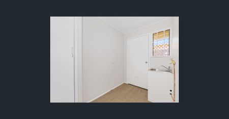 Spacious 3-Bedroom Unit in Newmarket I Available Now - Photo 3