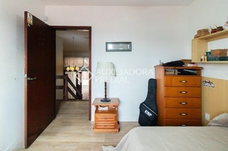 Casa com 3 quartos e 253m² para alugar em Medianeira, Porto Alegre. - Photo 3