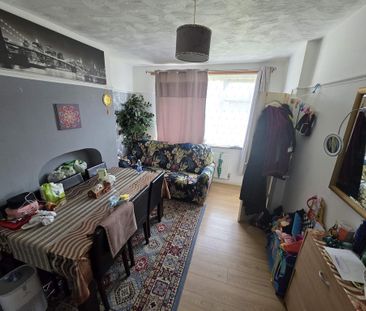 4 bedroom semi-detached house to rent - Photo 1