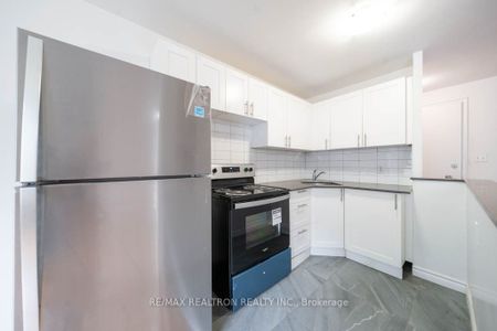 For Lease - 77 Erskine Avenue Unit# 306, Toronto, Ontario - Photo 4