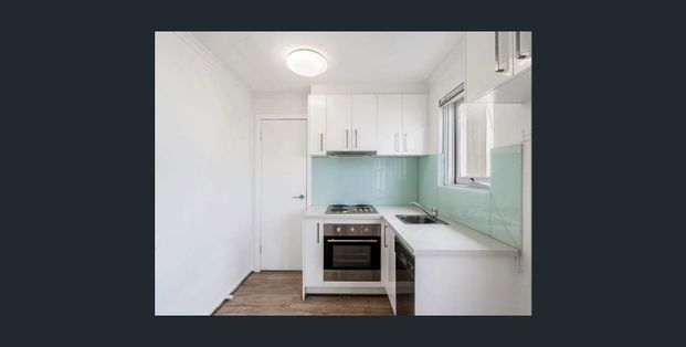 Bright, Beachside Living in the Heart of Brighton - Photo 1