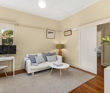 10 Lexia Street, Ashburton VIC 3147 - House For Rent | Domain - Photo 5