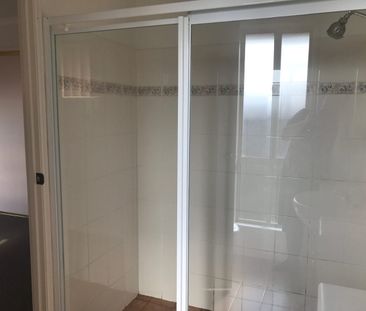 IMMACULATE 4 BEDROOM HOME IN QUIET CUL DE SAC - Photo 5