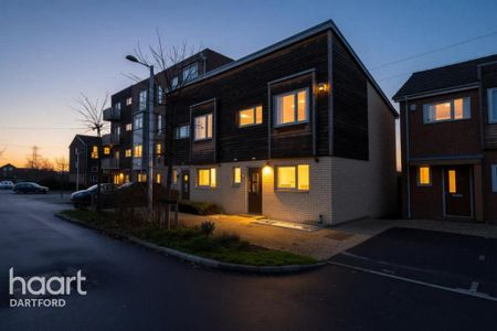 2 bedroom semi-detached house to rent - Photo 4