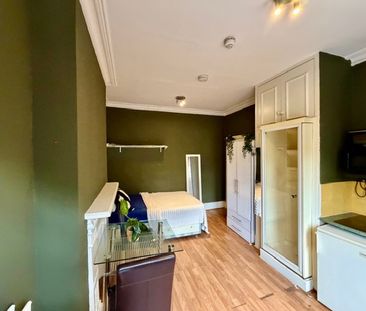 Room in a Shared House, Ravenscroft Road, W4 - Photo 2