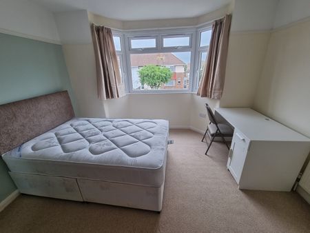 5 Bed End Terrace, Branksome Drive, BS34 - Photo 2