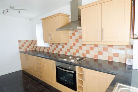 2 bed semi-detached house to rent in Bluebell Way, South Shields, NE34 - Photo 4