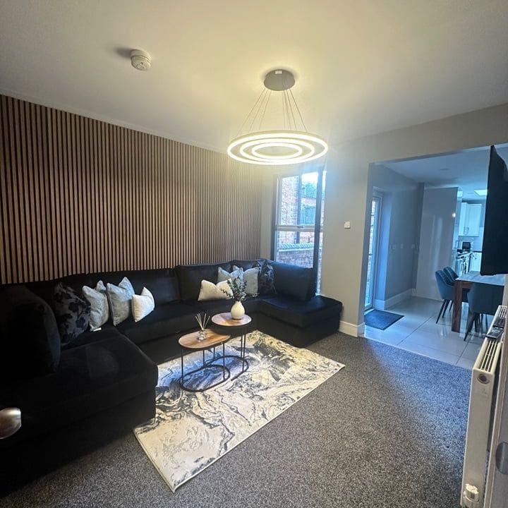 6 Bed End Terrace, Balfour Road, NG7 - Photo 1