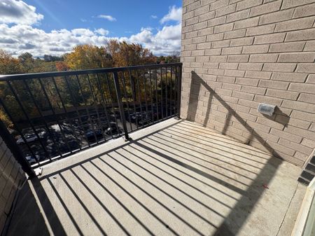 For Lease - 99 POND MILLS Road Unit# 703, London South, Ontario - Photo 4