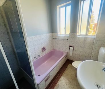 Affordable Unit between the City & Bay! - Photo 2