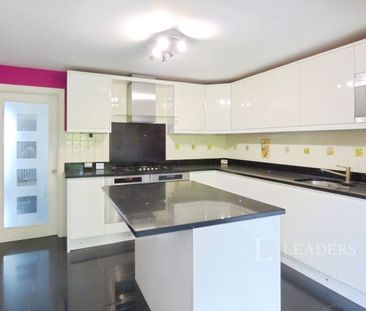 3 bedroom house to rent Charnwood Crescent, Chandler's Ford, Eastle... - Photo 4