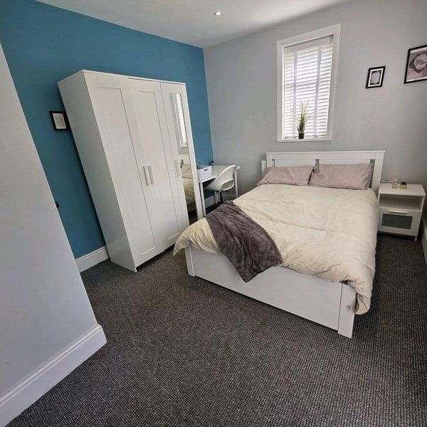 1 bedroom in a house share to rent - Photo 1
