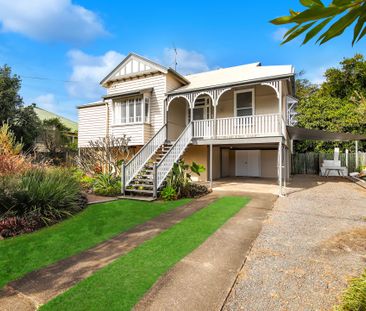 Beautiful 3 Bedroom Queenslander Close to Town - Photo 2