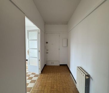 Location Appartement 3 pièces 74m² LA VALENTINE 11ème - Photo 1