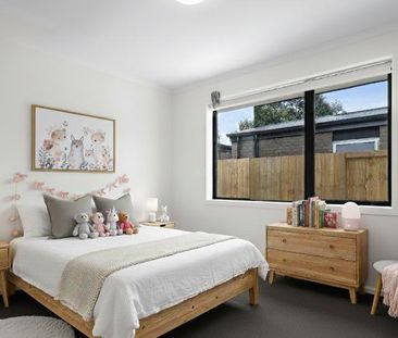 Welcome to this pristine home - Photo 2