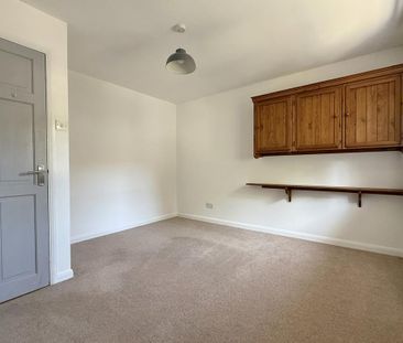 4 bedroom detached house to rent - Photo 3