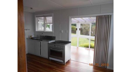 Three bedroom Tawa house - Photo 3