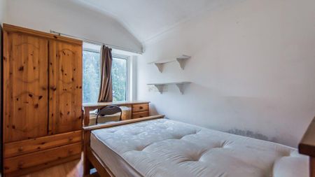 4 bedroom terraced house to rent - Photo 4