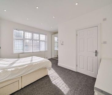 4 bedroom detached house to rent - Photo 5